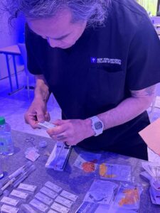 Curso reconstrucción dientes anteriores composite Dr. Ronaldo Hirata Sevilla